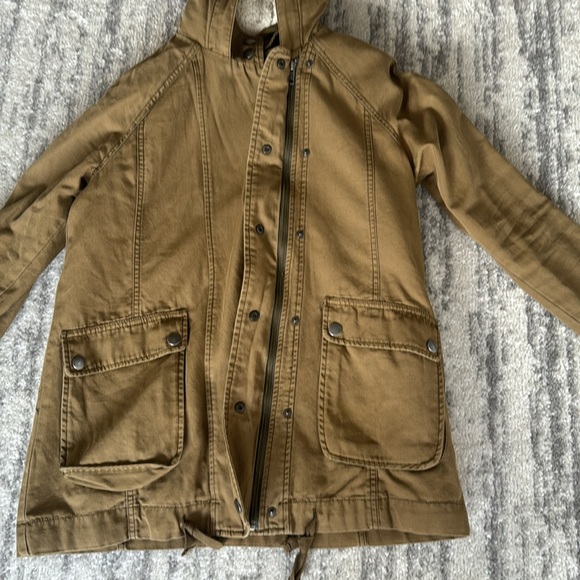 Green jacket with fuzzy lining in body section and hood - Picture 2 of 5